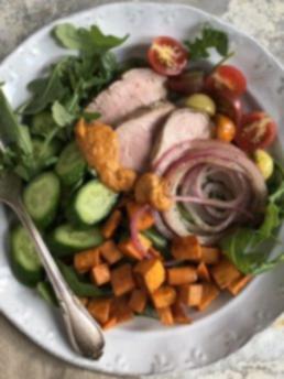 Whole30 Χοιρινό Ψαρονέφρι με Σάλτσα Ρομέσκο 2 Φιλέτο Χοιρινό με Σάλτσα Romesco