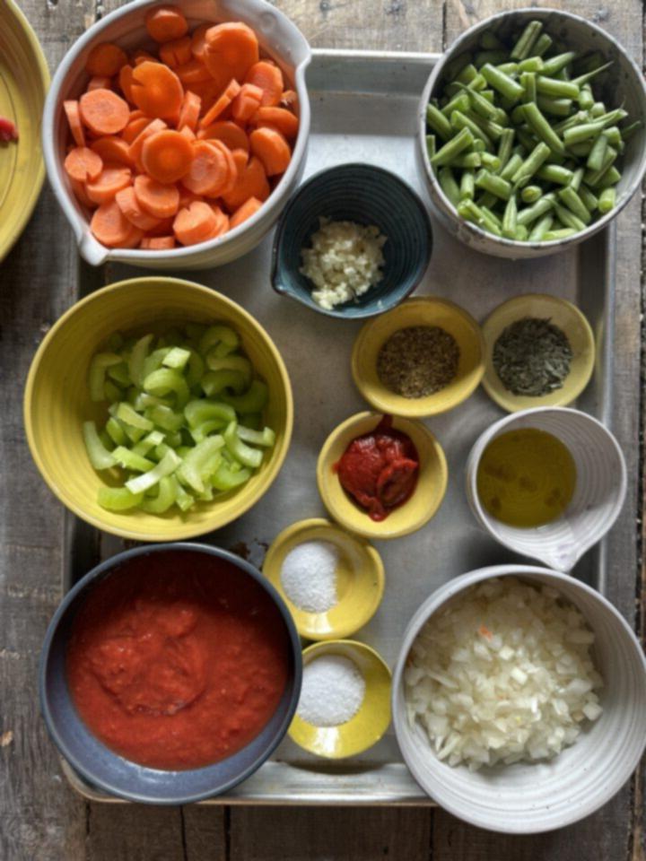 Υλικά για Whole30 Σούπα με Κιμά και Νουντλς
