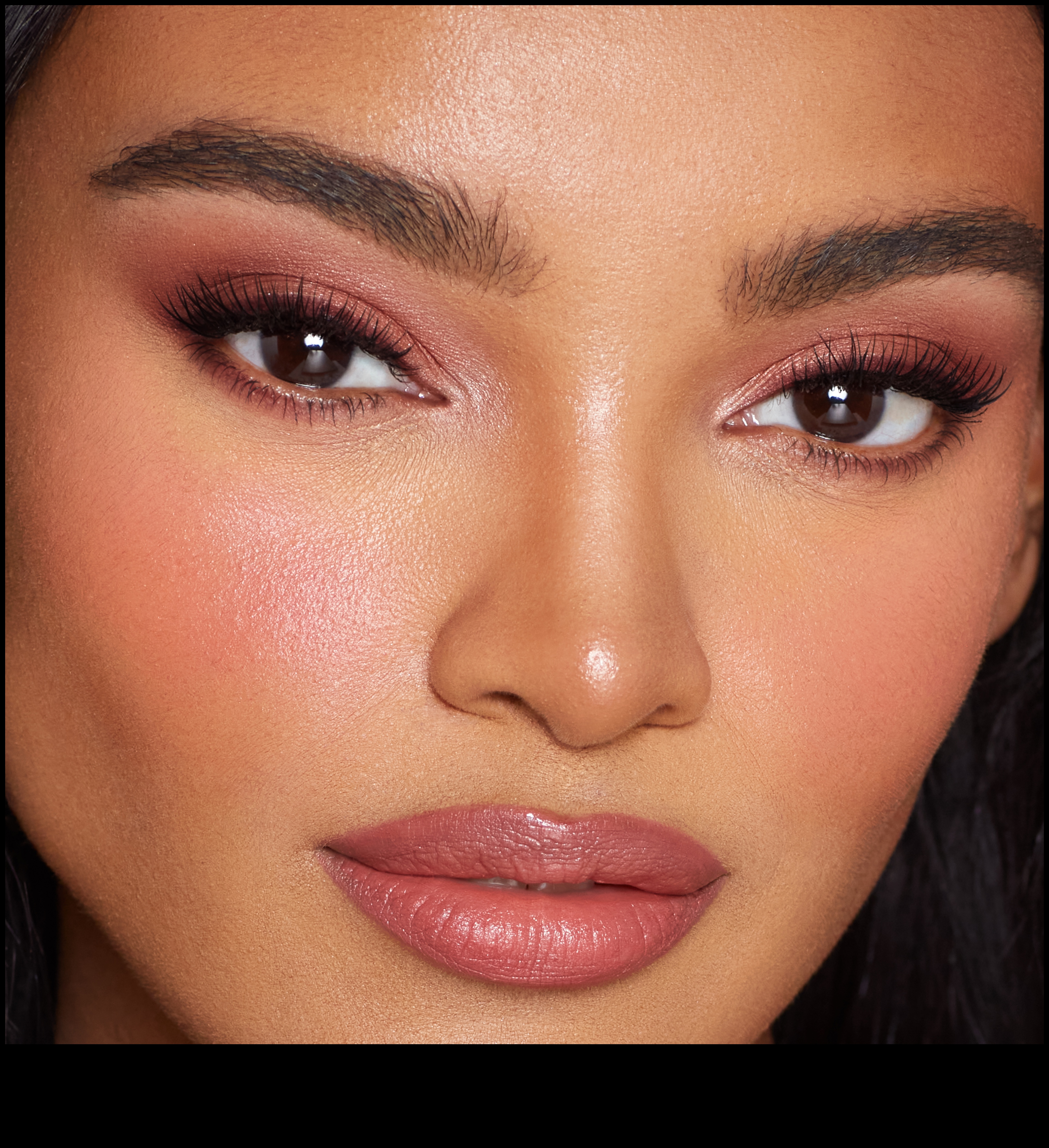 Αβίαστη ομορφιά Η καθημερινή εμφάνιση του μακιγιάζ που είναι γρήγορο και κομψό 4 Αβίαστη ομορφιά: Η έκκληση του καθημερινού μακιγιάζ για γρήγορες εμφανίσεις