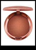 Metallic Marvels Πώς να ενσωματώσετε τα Radiant Bronzers στην εμφάνισή σας