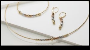 Radiant Allure που αποκαλύπτει την ομορφιά των χρυσών κοσμημάτων