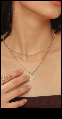 Μινιμαλιστικά κοσμήματα Το κλειδί για την καθαρή εκλέπτυνση και την αβίαστη ομορφιά