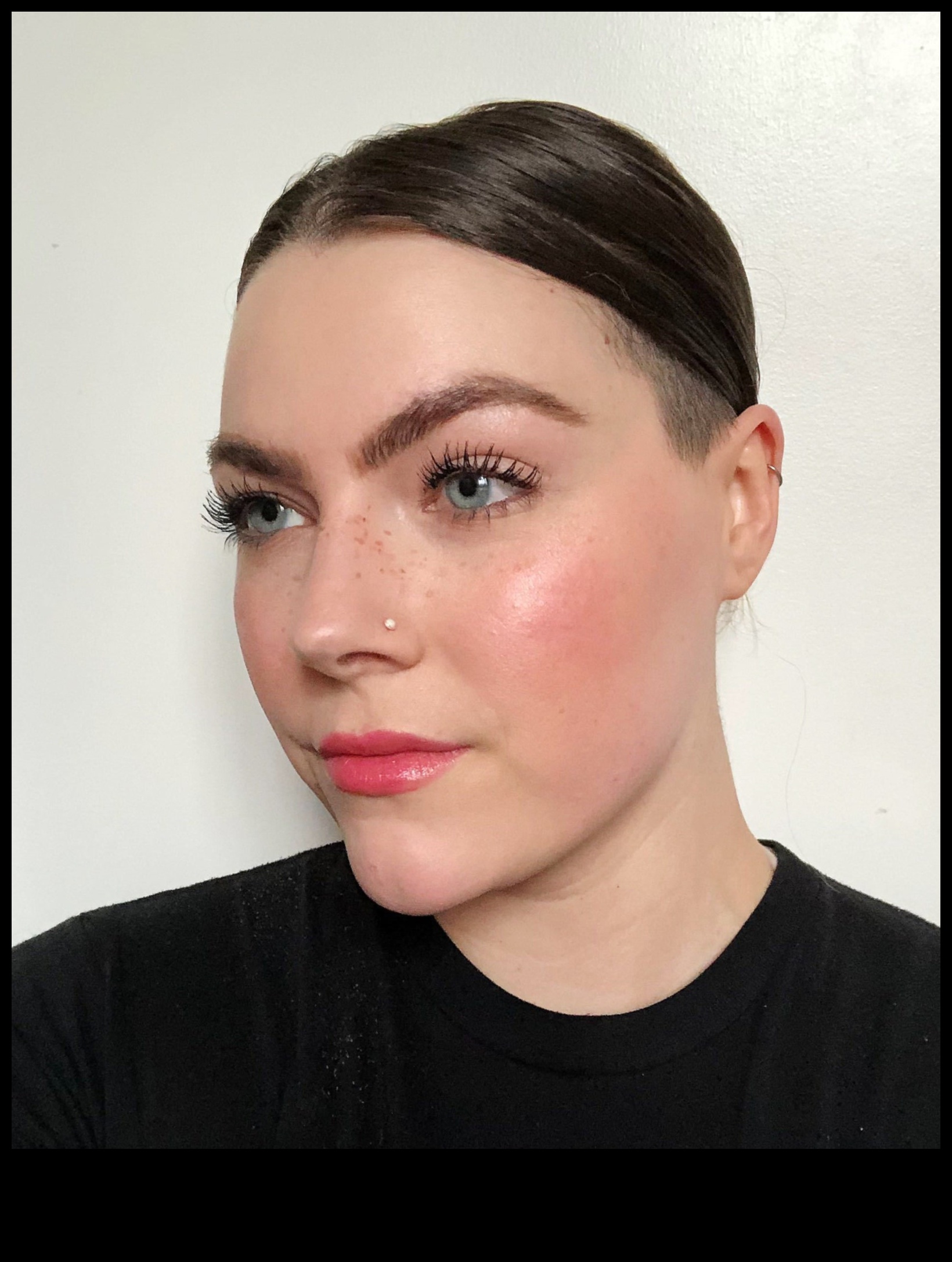 Foundation FAQ: Απαντήθηκαν κοινά ερωτήματα για μια ρουτίνα μακιγιάζ με αυτοπεποίθηση