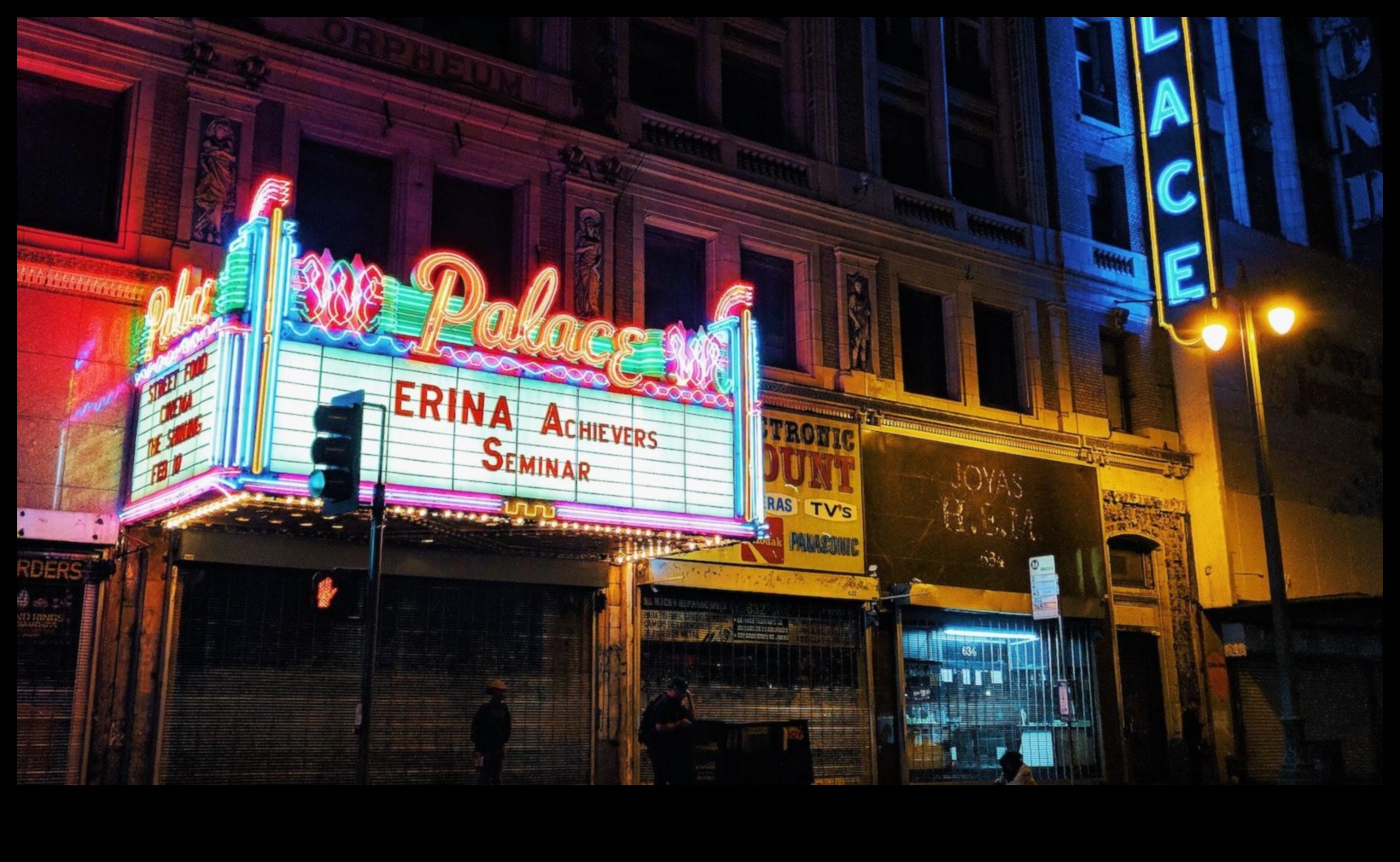 Πλούσιο Oasis: Βυθιστείτε στην υπερβολή των δαχτυλιδιών μας Oasis