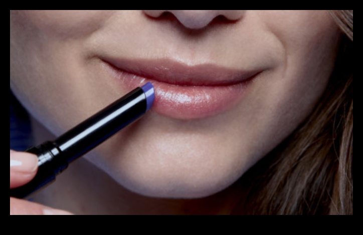 Metallic Marvels Πώς να προσθέσετε μια πινελιά Glam στο Lip look σας 2 Metallic Marvels: Ενσωμάτωση μεταλλικών χειλιών στο look σας