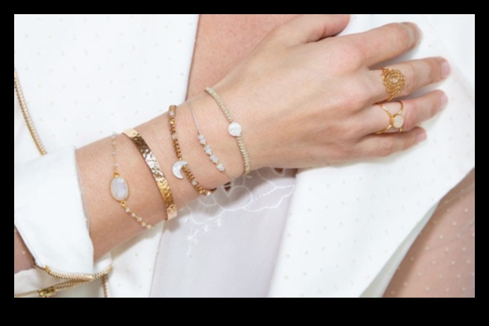Glow Up Your Glam: Αγκαλιάστε τη γοητεία των κομψών βραχιολιών