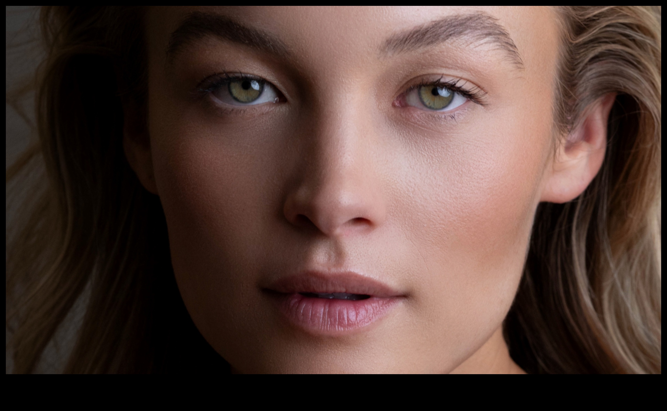 The Allure of Bare Lips: Εξερευνώντας την απλότητα του φυσικού μακιγιάζ χειλιών