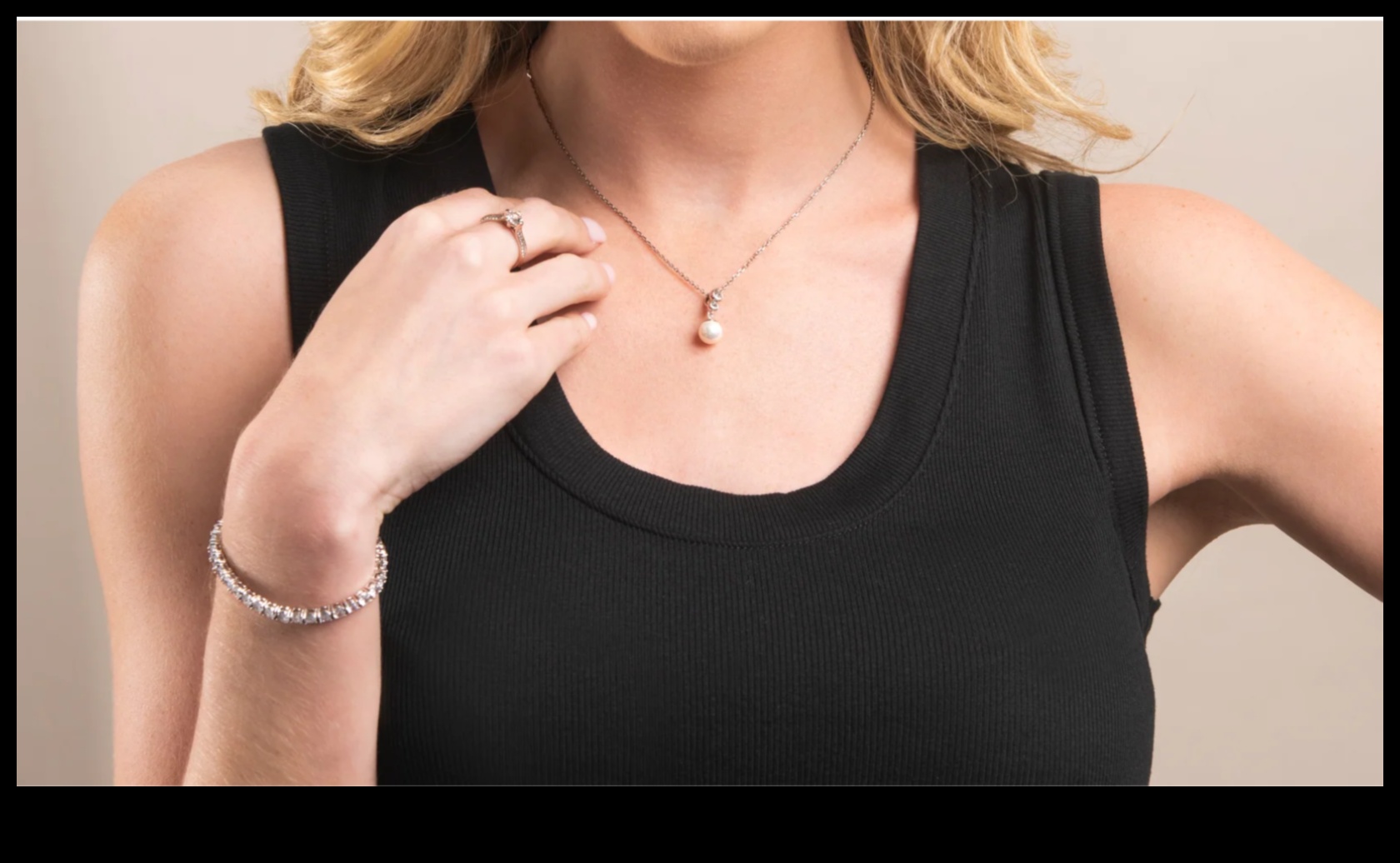 Eternal Elegance Μια διαχρονική συλλογή από βραχιόλια για κάθε περίσταση 5 Eternal Elegance: Διαχρονική ομορφιά σε κάθε σκέλος της συλλογής βραχιολιών μας