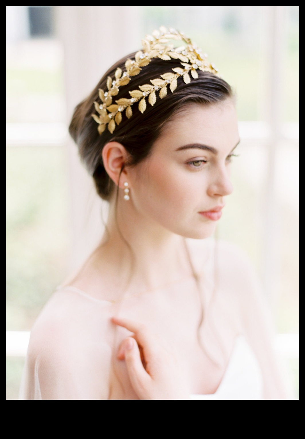 Majestic Splendor Crown Yourself in Gold με πολυτελή αξεσουάρ μαλλιών 3 Majestic Splendor: Crown Yourself in Gold